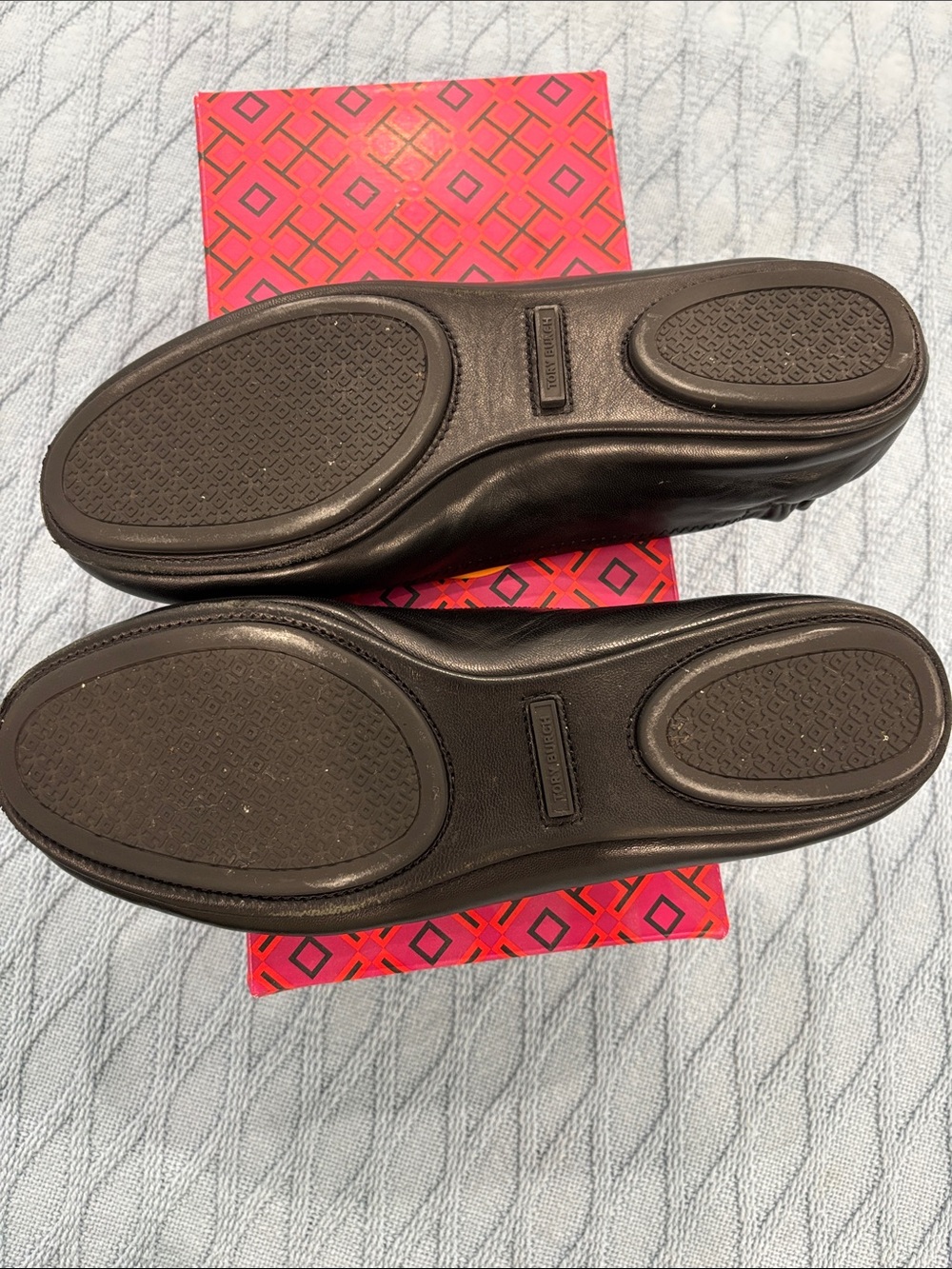 Tory Burch Black Leather Logo Round-Toe Ballet Flats - Picture 4 of 7